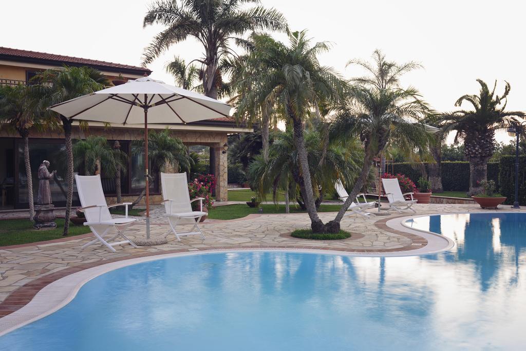 Complesso Turistico Ricettivo L'Oasi Del Golfo Di Salerno Apartment Battipaglia Ngoại thất bức ảnh