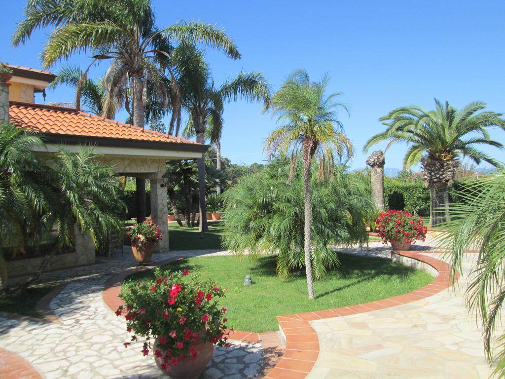 Complesso Turistico Ricettivo L'Oasi Del Golfo Di Salerno Apartment Battipaglia Ngoại thất bức ảnh