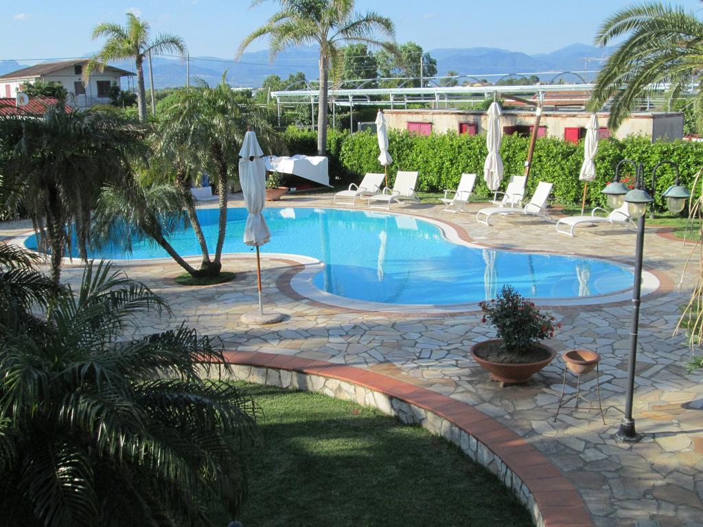 Complesso Turistico Ricettivo L'Oasi Del Golfo Di Salerno Apartment Battipaglia Ngoại thất bức ảnh