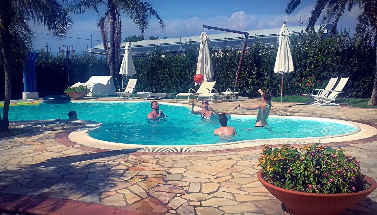 Complesso Turistico Ricettivo L'Oasi Del Golfo Di Salerno Apartment Battipaglia Ngoại thất bức ảnh